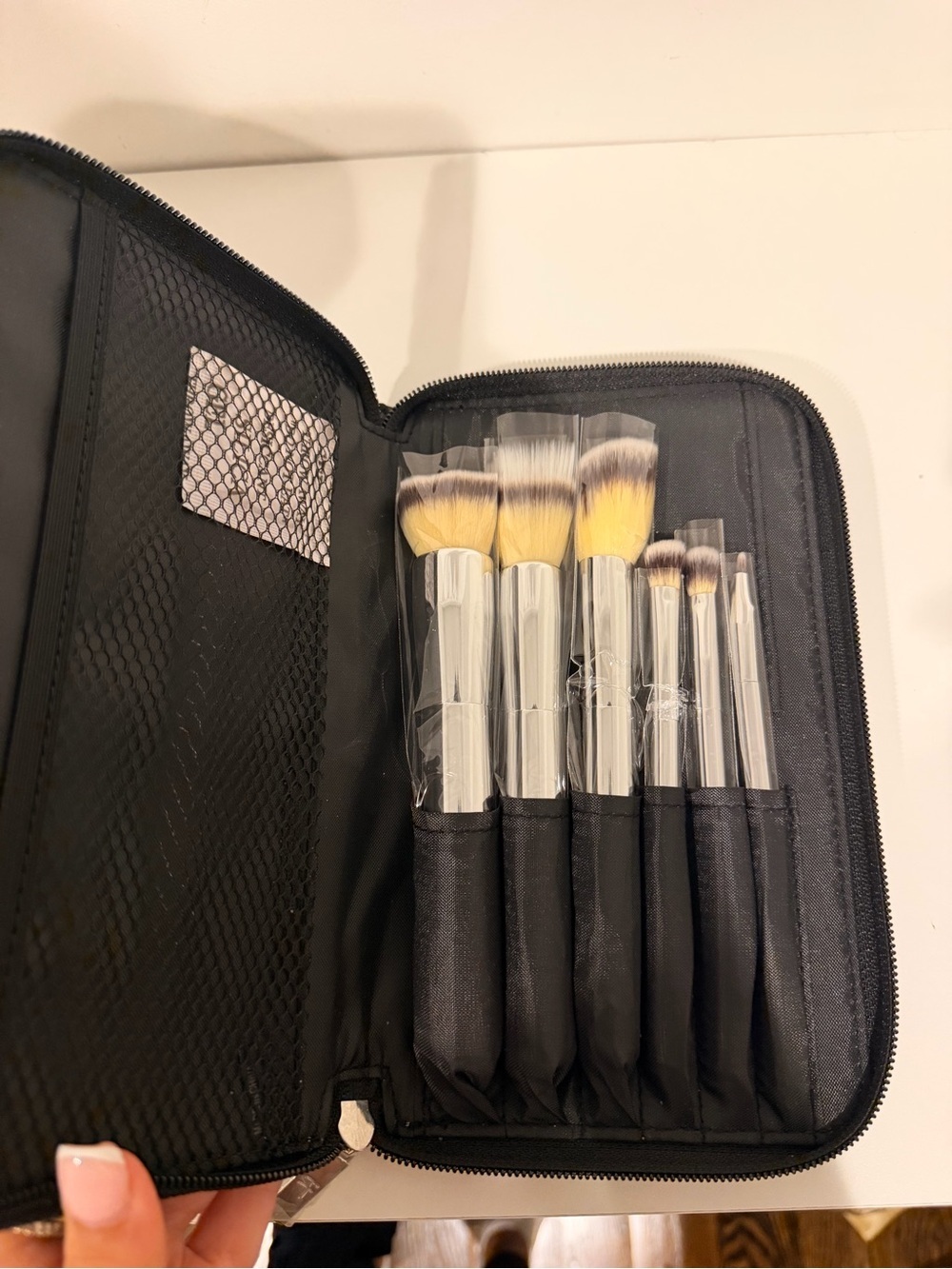 BRAND NEW IT COSMETICS BRUSH SET